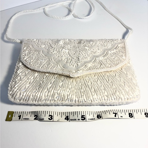 Le Regale Ornate White Beaded Clutch - Picture 5 of 8